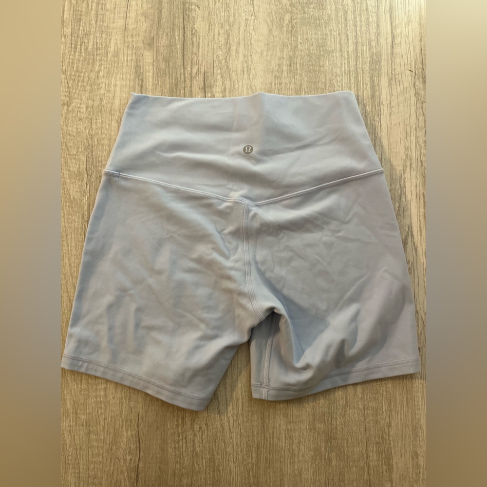 Lululemon Align Shorts / Size 8 / 6 in seam